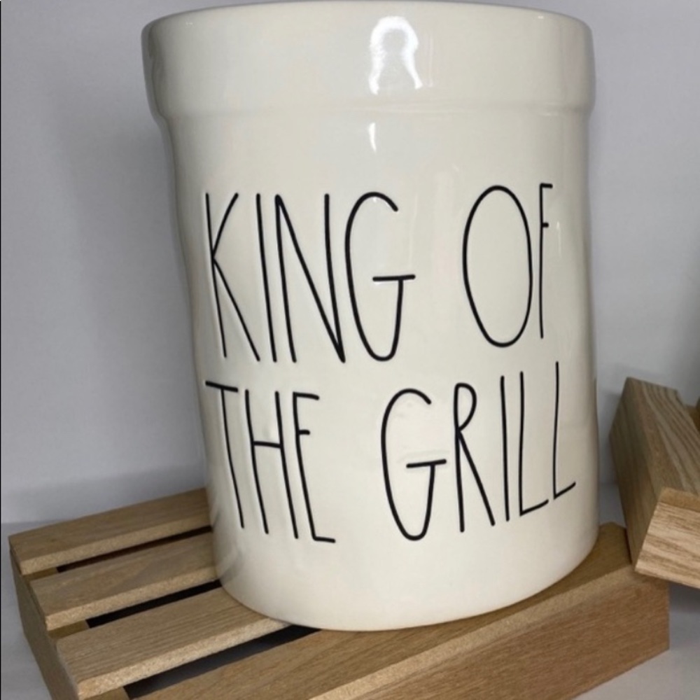 Rae Dunn King of the Grill Master Holder